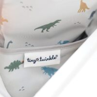 Tiny Twinkle Babero a prueba de desorden – Delantal de destete impermeable y ligero | 100% poliéster reciclado, fácil de limpiar y lavable a máquina (dinosaurio, pequeño 6-24 meses) - Image 5