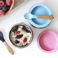 Avanchy Juego de tazones para bebés con ventosa y tapas de almacenamiento. Alimentación de primera comida para bebés, niños y niñas, se adapta a la mesa de silla alta de alimentación. Acero - Image 9